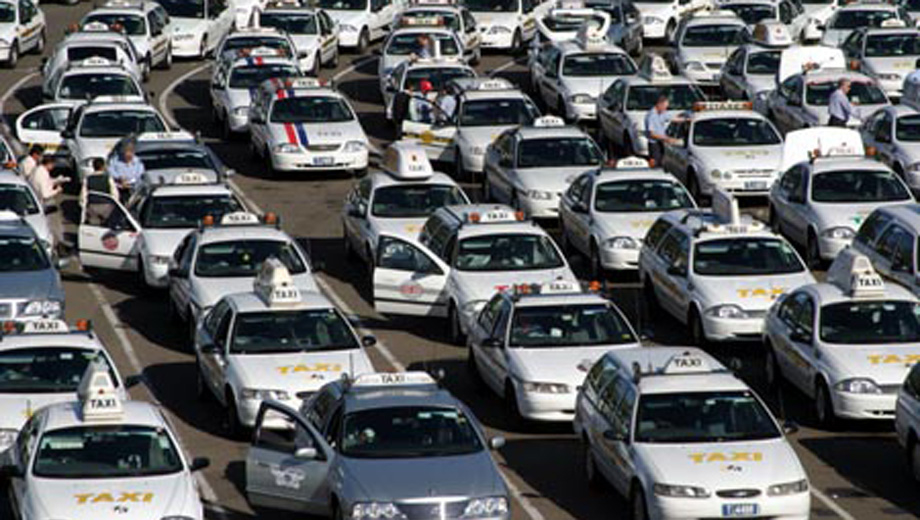 sydney airport taxis